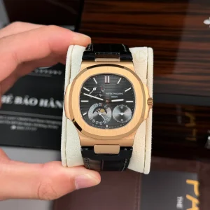 Patek Philippe Nautilus 5712R-001 40mm Gray Dial